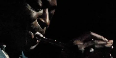 Blue In Green; Bir Modal Jazz Şaheseri: Hüzünlü Notalar ve Uçuşan Sololar Arasındaki İnce Deneyim